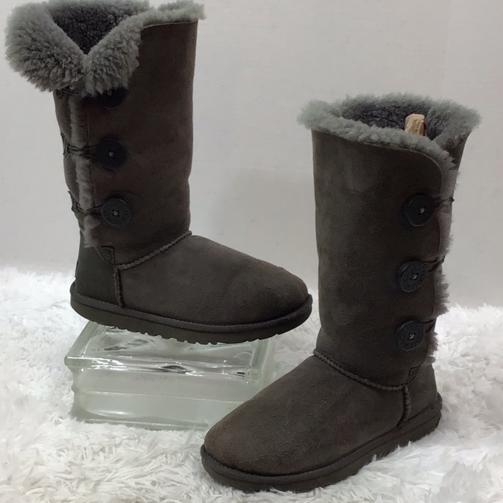 UGG Bailey button triplet 6